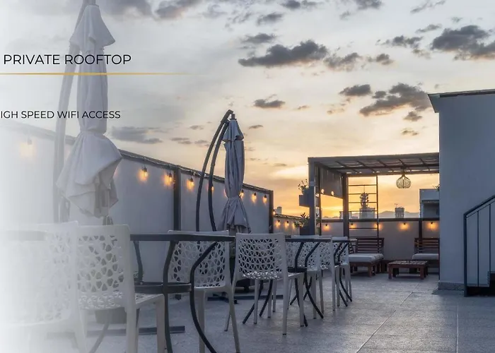 Holiday home 101 Lovely 2bdrm 2bath Ac Rooftop